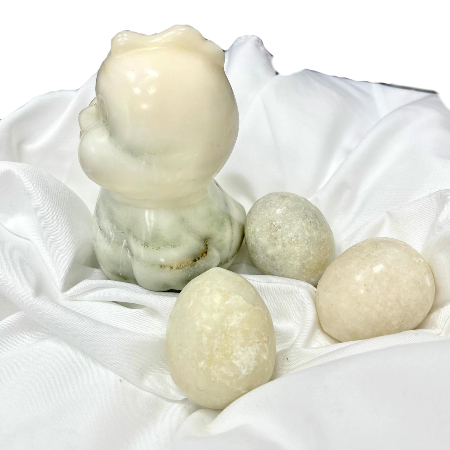 【A11】Meowcrystal Natural Turkish Black Pattern White Jade Stone Interesting Chicken and Egg Carving [Natural pattern is unique, please note when ordering if you need no pattern or special pattern]