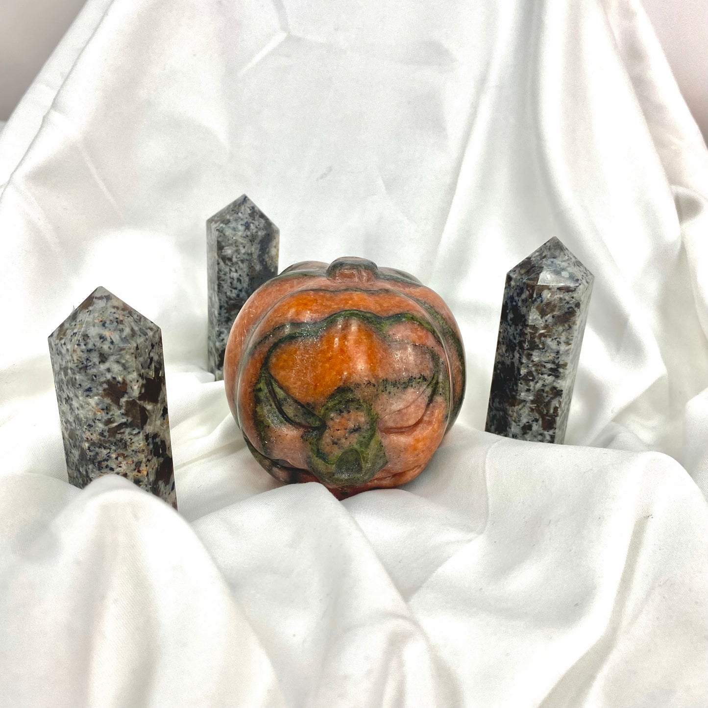 【A20】Orange Calcite Helloween Pumpkin Design Carving Set With Yooperlite Tower 4 In 1 Set