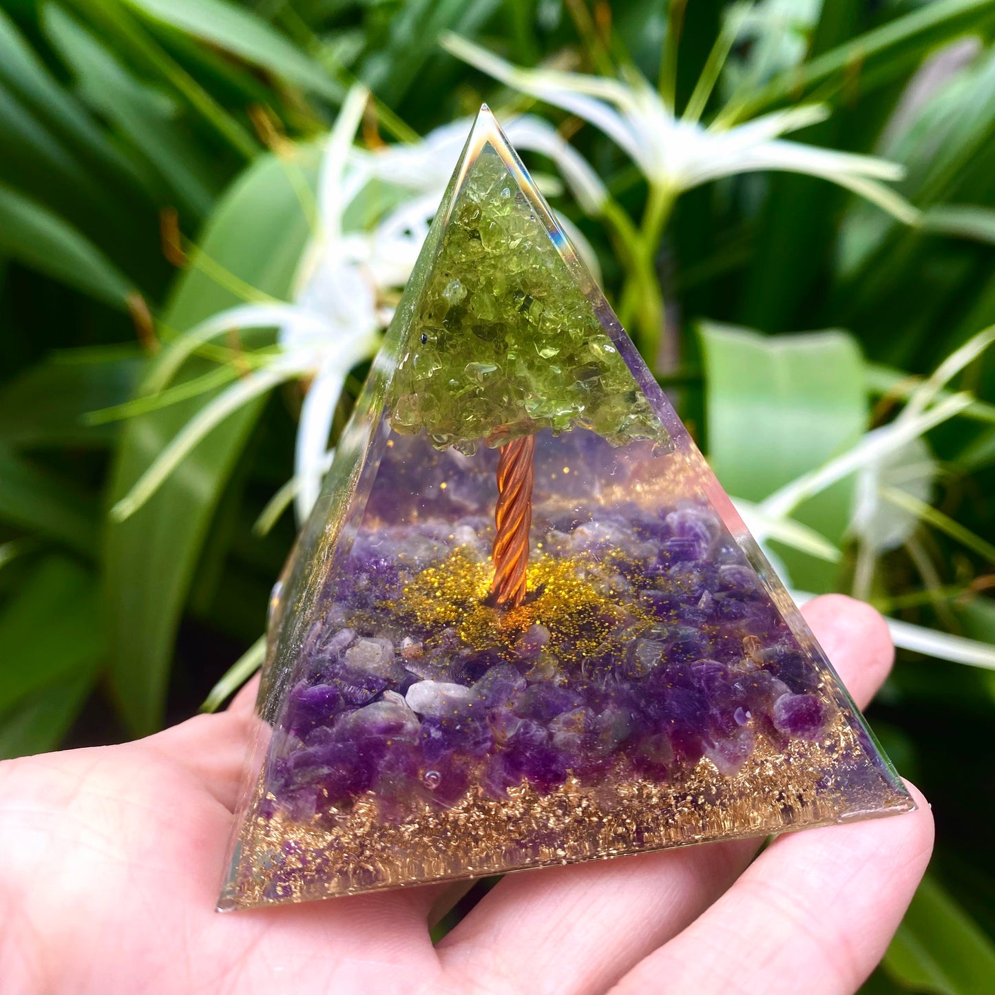 Energy Boost! Pyramid Ornament Crafted By Combining Resin With Crystal Chips. It's a beautiful ornament that's great for both personal collection and gifting.