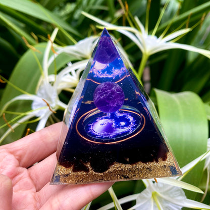 Energy Boost! Pyramid Ornament Crafted By Combining Resin With Crystal Chips. It's a beautiful ornament that's great for both personal collection and gifting.