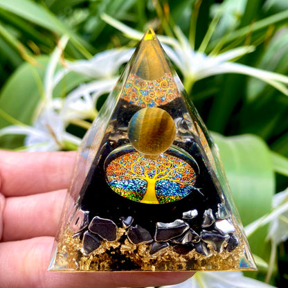 Energy Boost! Pyramid Ornament Crafted By Combining Resin With Crystal Chips. It's a beautiful ornament that's great for both personal collection and gifting.