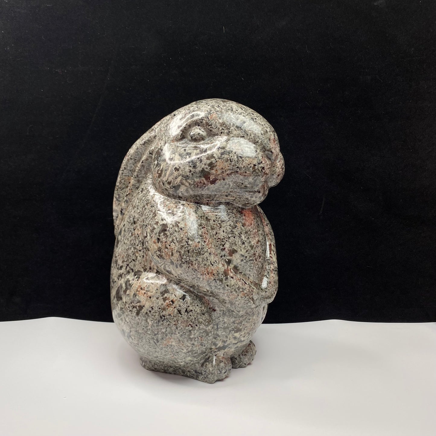 511-Large Carving Yooperlite squatting long-eared rabbit