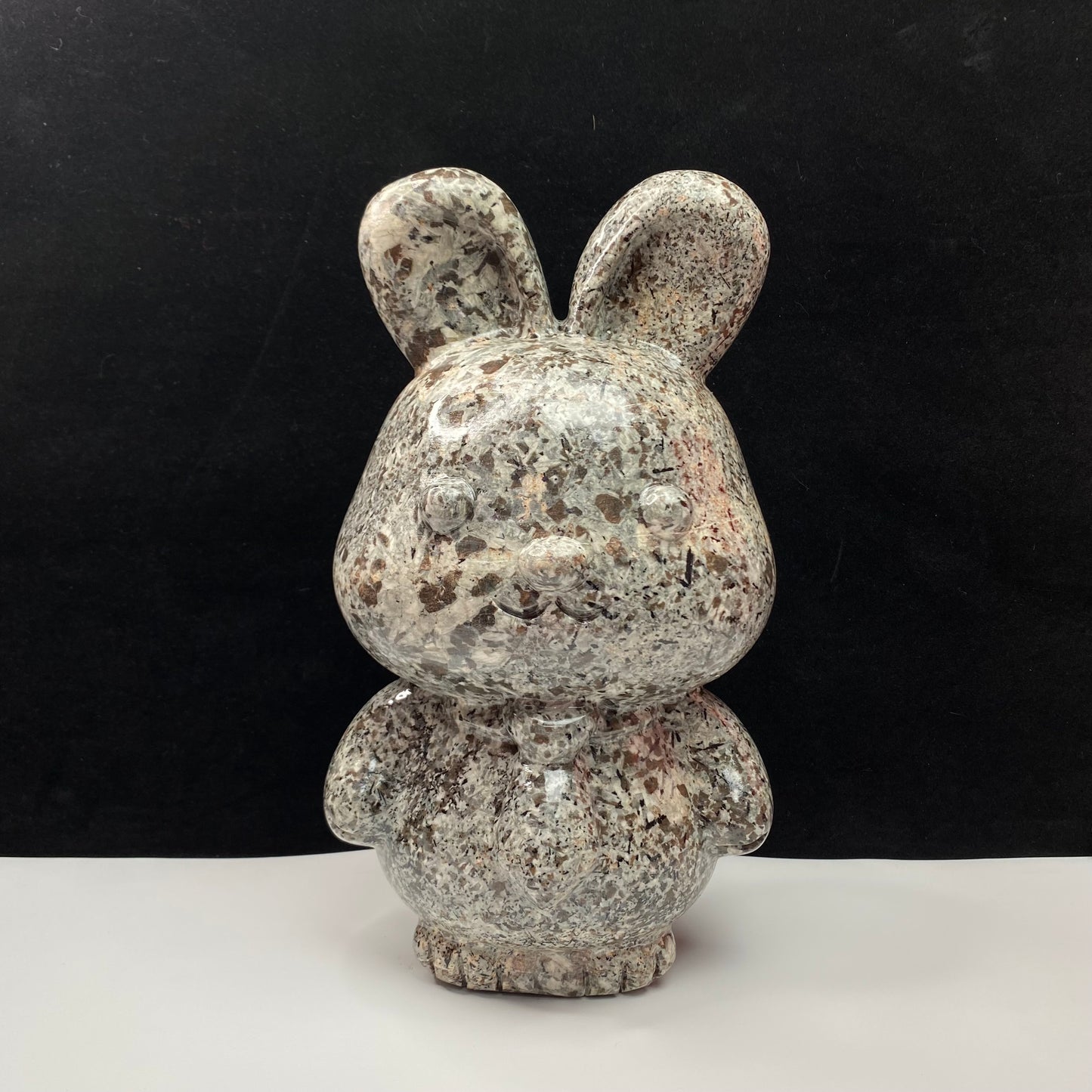 511-Large Carving Yooperlite with a tie a cute bunny rabbit