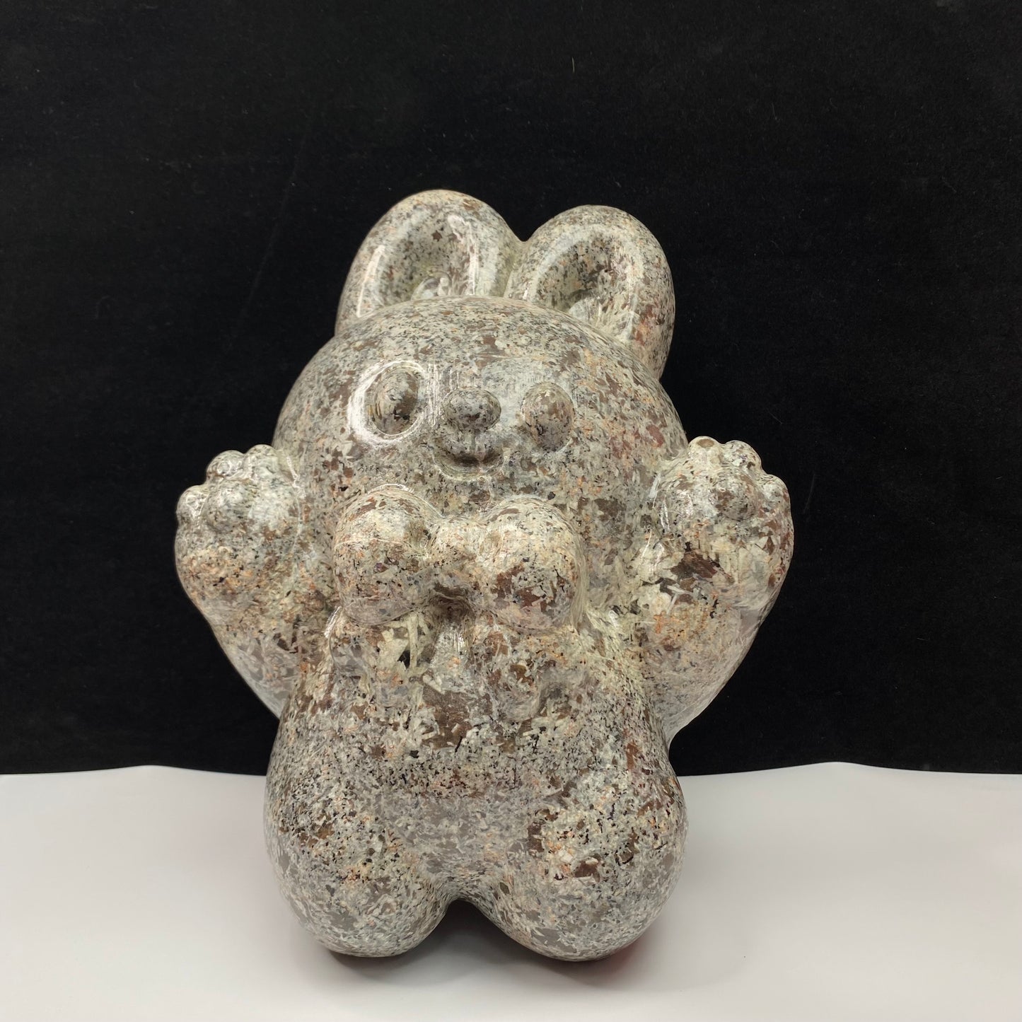 511-Large Carving Yooperlite open hands cartoon cute bunny rabbit
